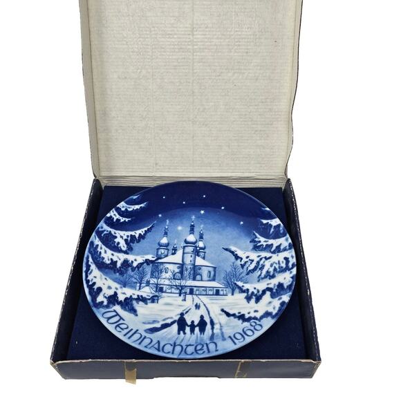 Vintage Bareuther Germany Bavarian China 1968 Christmas Plate Blue "The Chapel"" - Picture 6 of 9